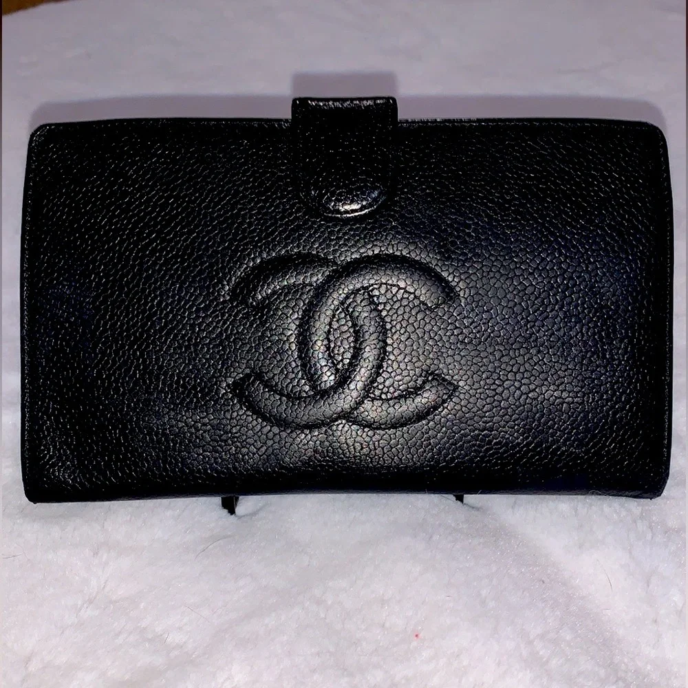 CHANEL VINTAGE 24K Gold Black Kiss Lock CC Bi-Fold Wallet WOC
